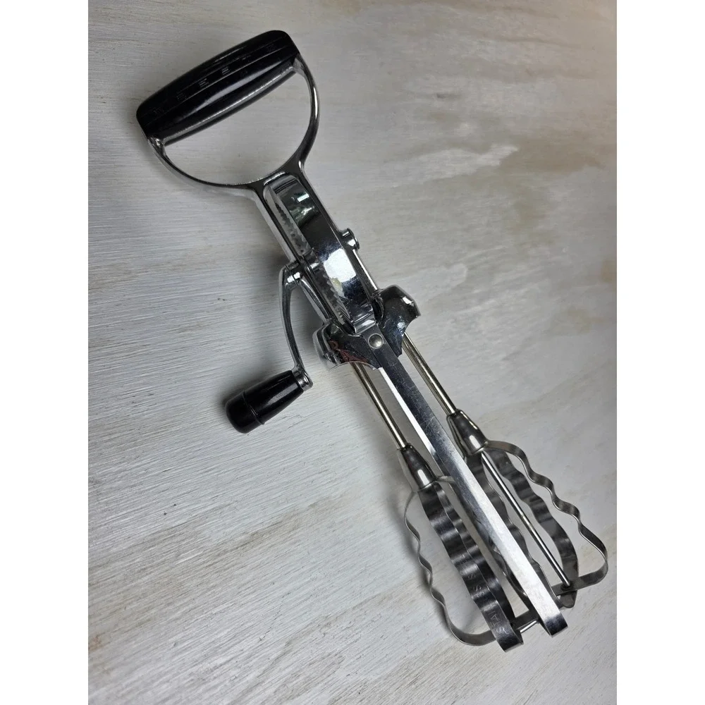 Vintage EKCO Flint Best Hand Crank Egg Beater Stainless Chrome Black Handle 12in